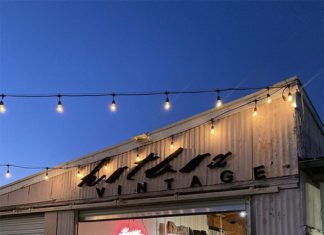 Vintage Bouquet Bar at HOTBOX | Saturday Arts Crawl