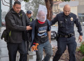 Wells Fargo Bank | Police & Fire Respond to Man with Knife
