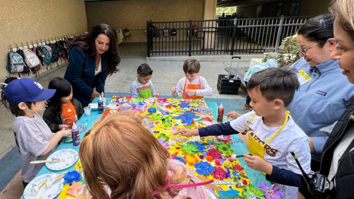 PHOTO: SPUSD | The South Pasadenan | The City of South Pasadena Mayor Sheila Rossi (left) helps kick off Yellow Ribbon Week at Monterey Hills Elementary School.