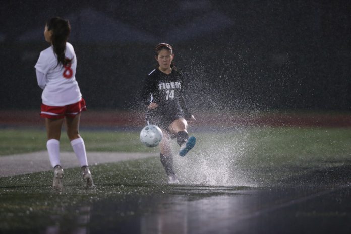 South-Pasadena-News-03-2-2018-SPHS-Girl-Soccer-Championship-11-JK