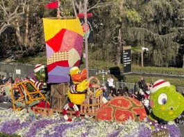 PHOTO: Andy Ketsdever | The South Pasadenan | Tournament of Roses Float Parade.