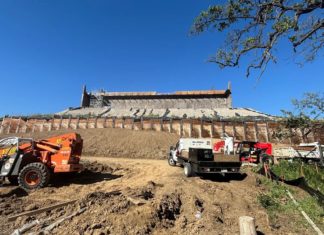 ‘Kitty Takes a $114 Million Walk Into Your Yard’ by Chris Bray PHOTO: Chris Bray | The South Pasadenan | Kitty Takes a $114 Million Walk Into Your Yard