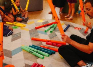 Toddler Tuesdays – Musical Mornings at The Autry | Interactive Music Sessions for Young Children with Tim Hancock PHOTO: Autry Museum | The South Pasadenan | Toddler Tuesdays: Musical Mornings