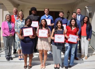 Front Row (Left to Right); Tehilah Favour Ofumbi, 2025 ROSE Scholar; Alyssa Yepez, 2025 ROSE Scholar; Keilah Yu, 2025 ROSE Scholar; Leila Nafarret, 2025 ROSE Scholar. Second Row: (Left to Right): Jennifer Hall Lee, PUSD Board Member; Dr. Julianne Reynoso, Ed.D. PUSD Assistant Superintendent, Student Wellness and Support Services; Daniel Limon, Citizens Business Bank Executive Vice President and Banking Division Manager; Lori Touloumian, Principal of Marshall Fundamental Secondary School. Back Row: Mark Leavens, Pasadena Tournament of Roses Association President; Jameel Franco, 2025 ROSE Scholar; Fletcher Paddock, 2025 ROSE Scholar; Andrew Pimentel, 2025 ROSE Scholar; David Brager, Citizens Business Bank President and CEO. (Not Pictured: Gael Lemus, 2025 Rose Scholar)