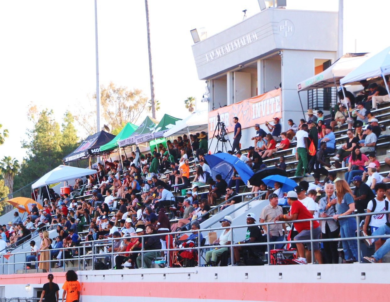 | The South Pasadenan | South Pasadena News Tiger Invite | People filled stands