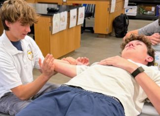 SPUSD Snapshot | SPHS Sports Medicine Supports Spring Athletes PHOTO: Andre Zumaeta | The South Pasadenan | SPHS students assisted spring athletes during Athlete Recovery Week.