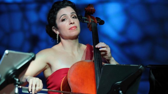 Ani Aznavoorian, cello