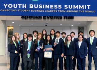 SPUSD Snapshot | SPHS Students Earn Multiple Awards at New York Youth Business Summit PHOTO: Janna Conner | The South Pasadena | SPHS Varsity Virtual Enterprise team competes in New York City.