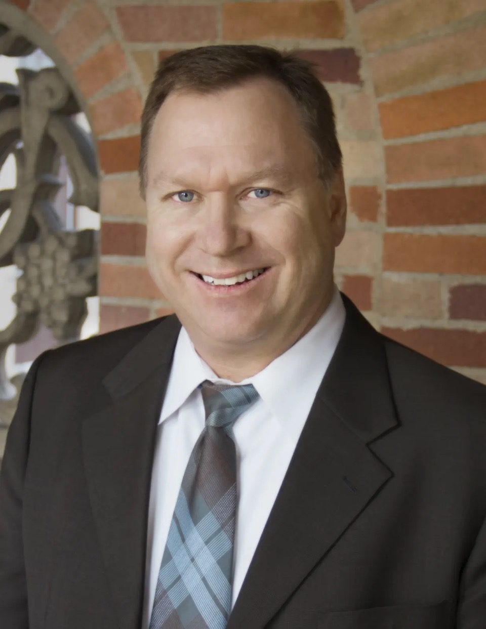 Photo courtesy of SPUSD | The South Pasadenan | Geoff Yantz, who has guided the South Pasadena Unified School District as superintendent the past dozen years, is leaving his post on June 30, looking forward to retirement. He was the guest speaker at a recent Oneonta Club meeting.