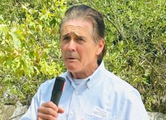 PHOTO: Bill Glazier | The South Pasadenan | South Pasadena City Councilmember Michael Cacciotti earned a Smith-Weiss Environmental Champion Award from the Los Angeles League of Conservation Voters on Sunday. The event was held at the Audubon Center at Debs Regional Park in Los Angeles.