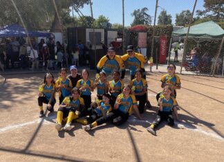 South Pasadena Little League | Teal Titans Claim Minors Softball Championship PHOTO: Kevin O'Sullivan | The South Pasadenan | Teal Titans Claim Minors Softball Championship