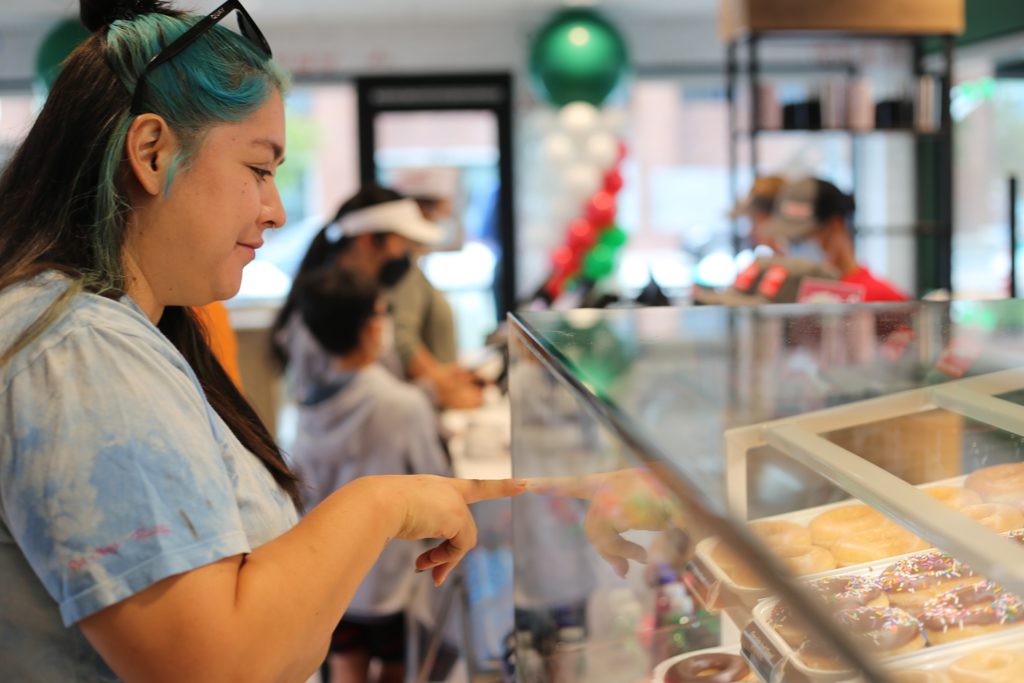 South-Pasadena-News-06-14-2022-Krispy-Kreme-Opening-Donuts-Fair-Oaks14 | The South Pasadenan | South Pasadena News