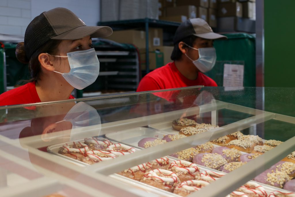 South-Pasadena-News-06-14-2022-Krispy-Kreme-Opening-Donuts-Fair-Oaks20 | The South Pasadenan | South Pasadena News