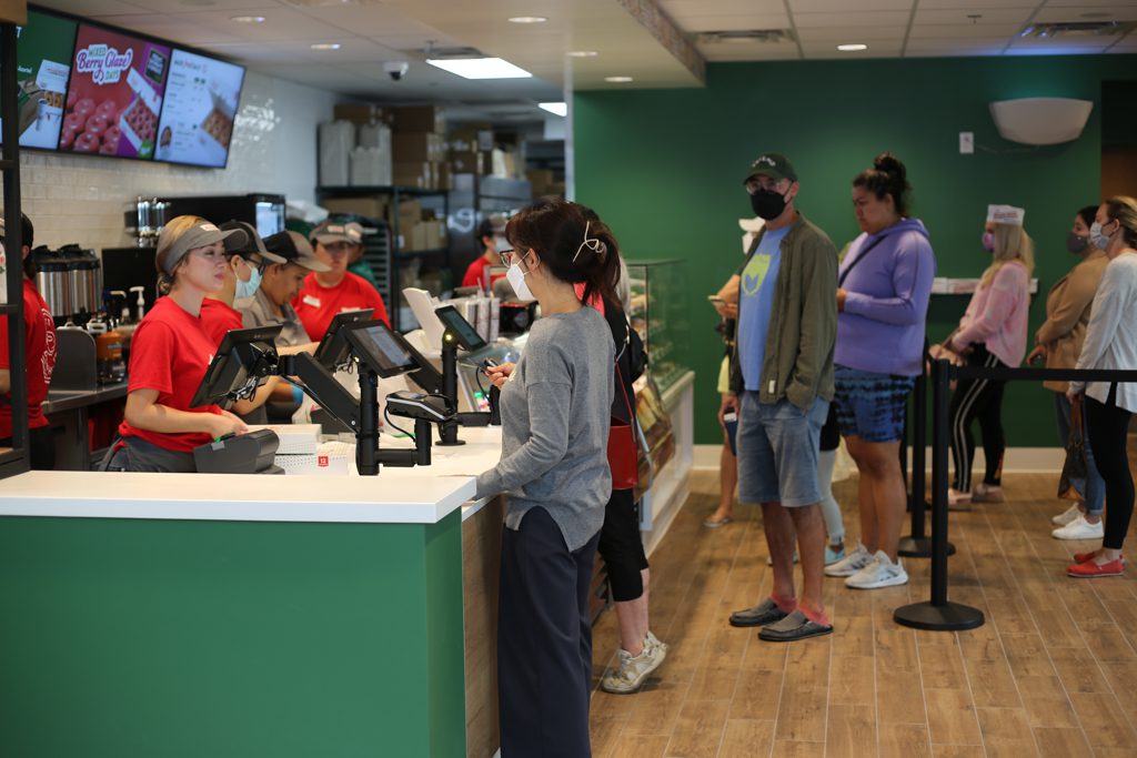 South-Pasadena-News-06-14-2022-Krispy-Kreme-Opening-Donuts-Fair-Oaks5 | The South Pasadenan | South Pasadena News