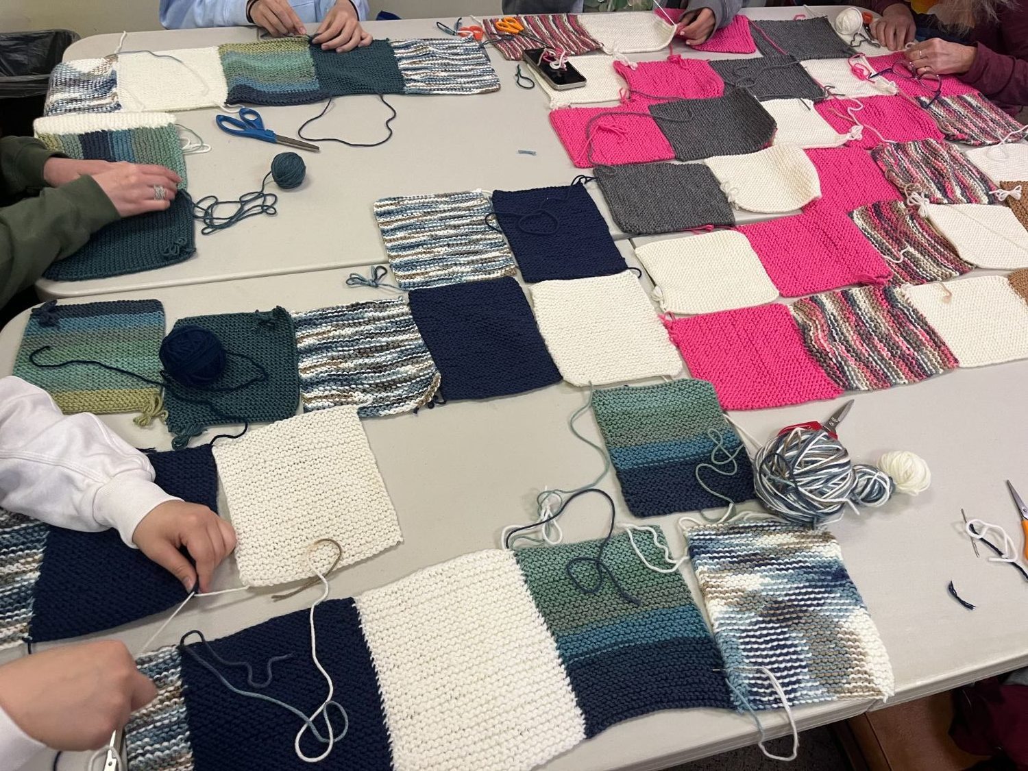 | The South Pasadenan | South Pasadena News PHOTO: Audrey Zheng | The South Pasadenan | For over 30 years, Sip ‘n Stitch has brought warmth and comfort to those in need, donating more than 1,600 handmade blankets to nonprofit organizations such as Elizabeth House, LA Children’s Hospital, Angel Interfaith Network, Union Station, and many others.
