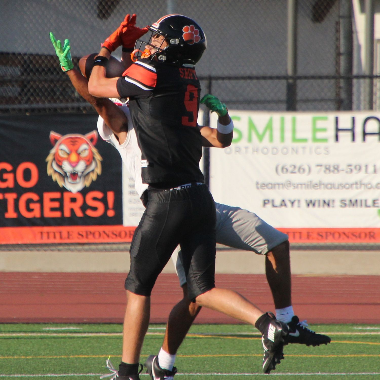 Photos by Henk Friezer | The South Pasadenan | South Pasadena High held a scrimmage last Friday night against San Gabriel in preparation to its season opener against visiting El Segundo. Non-league action gets underway on Friday, August 22, at 7 p.m.