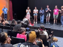 PHOTO: SPUSD | The South Pasadenan | Students gathered during lunch for the first meeting of the year for the SPHS Drama Club.
