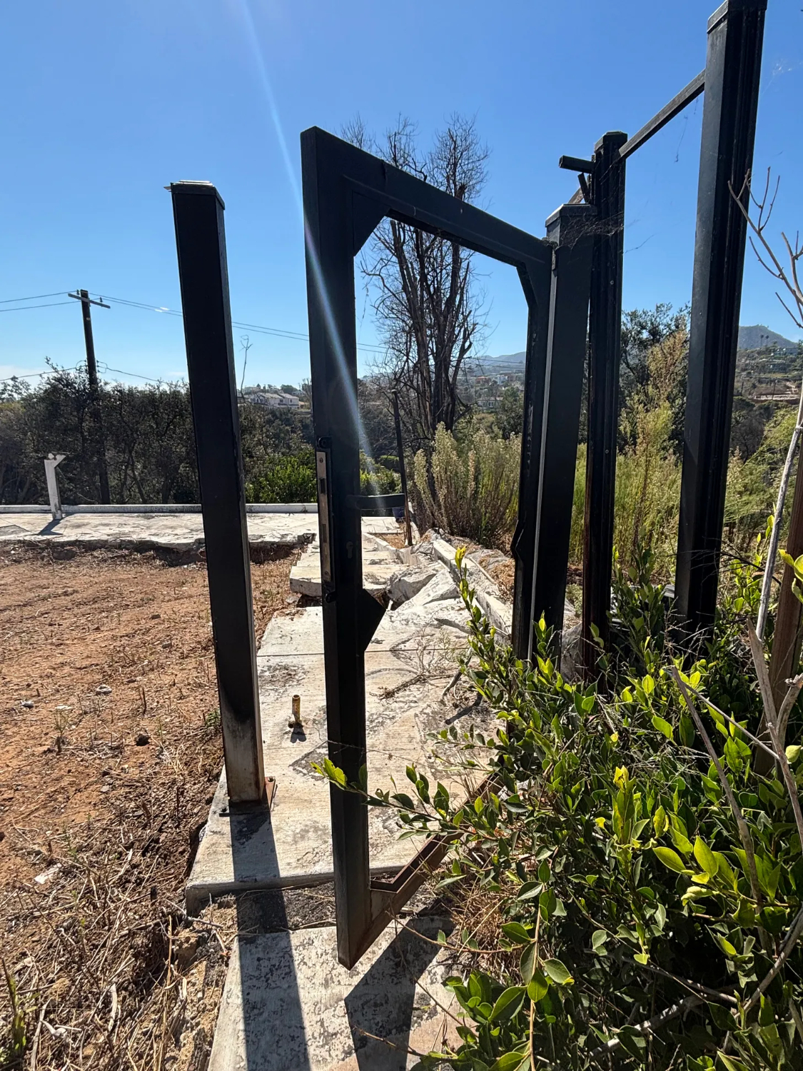 | The South Pasadenan | South Pasadena News PHOTO: Chris Bray | The South Pasadenan | Pacific Palisades Twenty Months Later: Rebuilding and Ruin