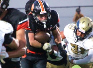 Photo by Henk Friezer | The South Pasadenan | South Pasadena High opened its 2025 football season Thursday night against visiting El Segundo in non-league action. On Friday, August 29, the Tigers face Arcadia on the road.