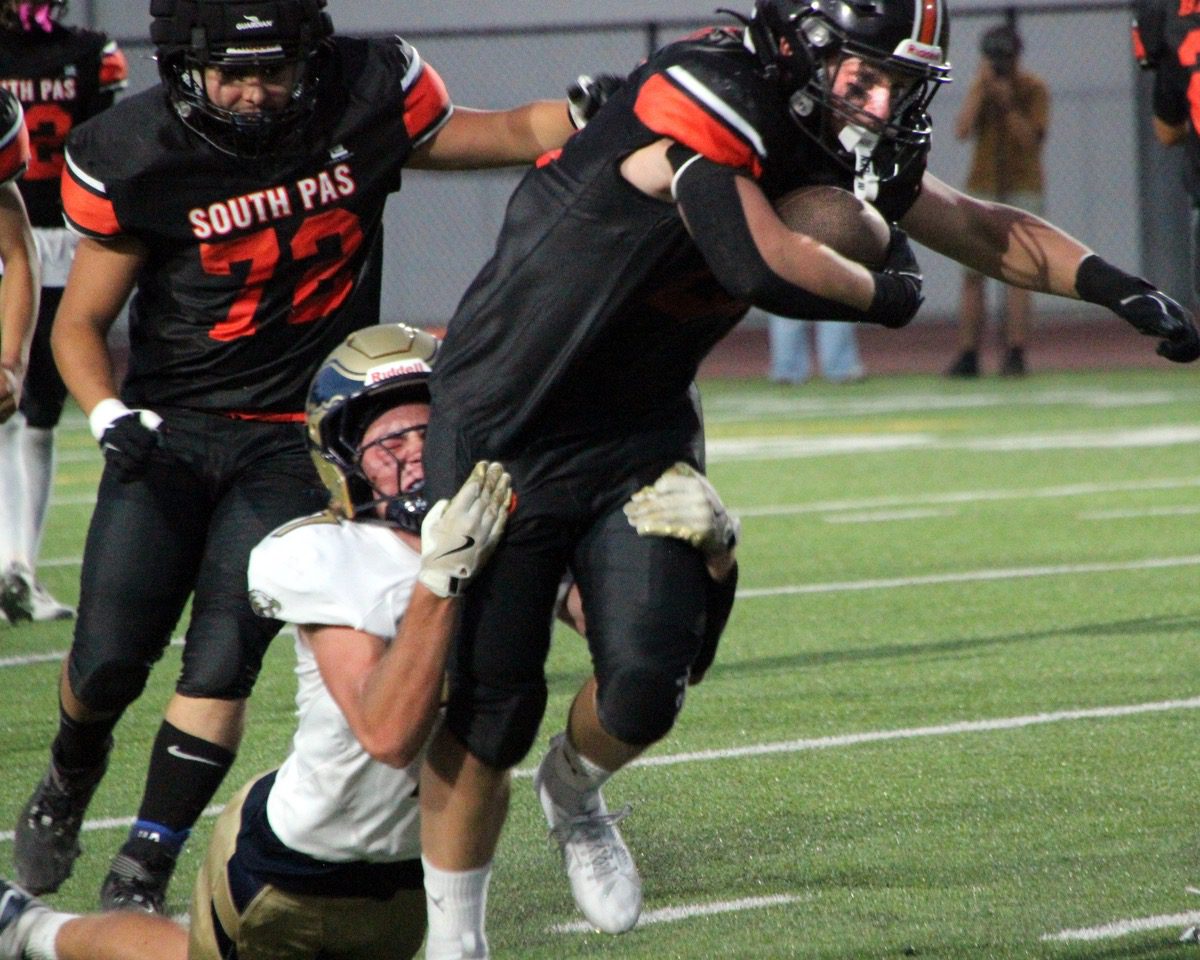 Photo by Henk Friezer | The South Pasadenan | South Pasadena High opened its 2025 football season Thursday night against visiting El Segundo in non-league action. On Friday, August 29, the Tigers face Arcadia on the road.
