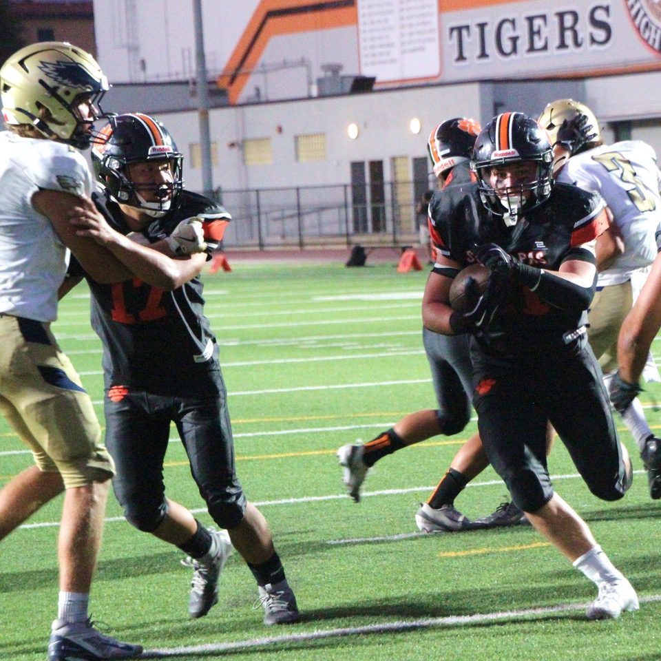 Photo by Henk Friezer | The South Pasadenan | South Pasadena High opened its 2025 football season Thursday night against visiting El Segundo in non-league action. On Friday, August 29, the Tigers face Arcadia on the road.