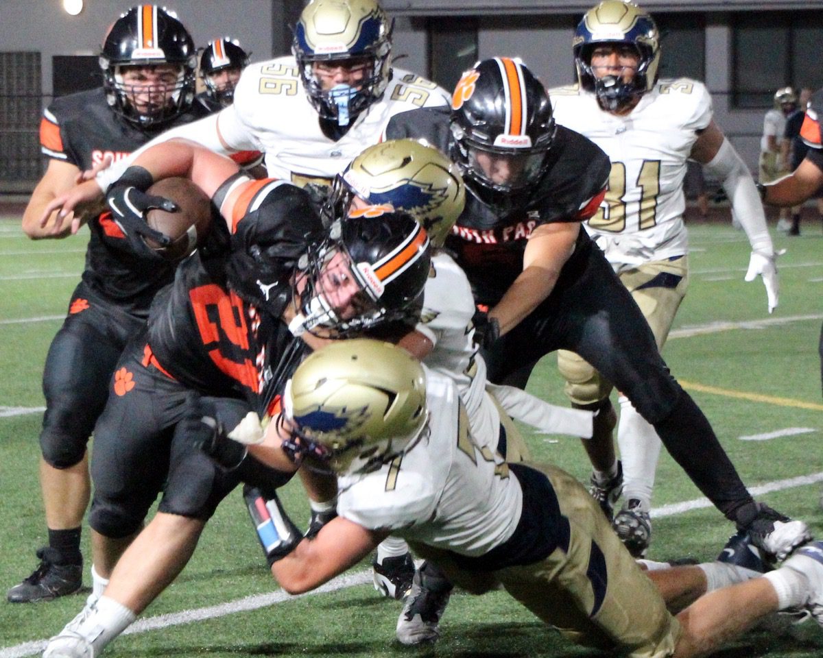 Photo by Henk Friezer | The South Pasadenan | South Pasadena High opened its 2025 football season Thursday night against visiting El Segundo in non-league action. On Friday, August 29, the Tigers face Arcadia on the road.