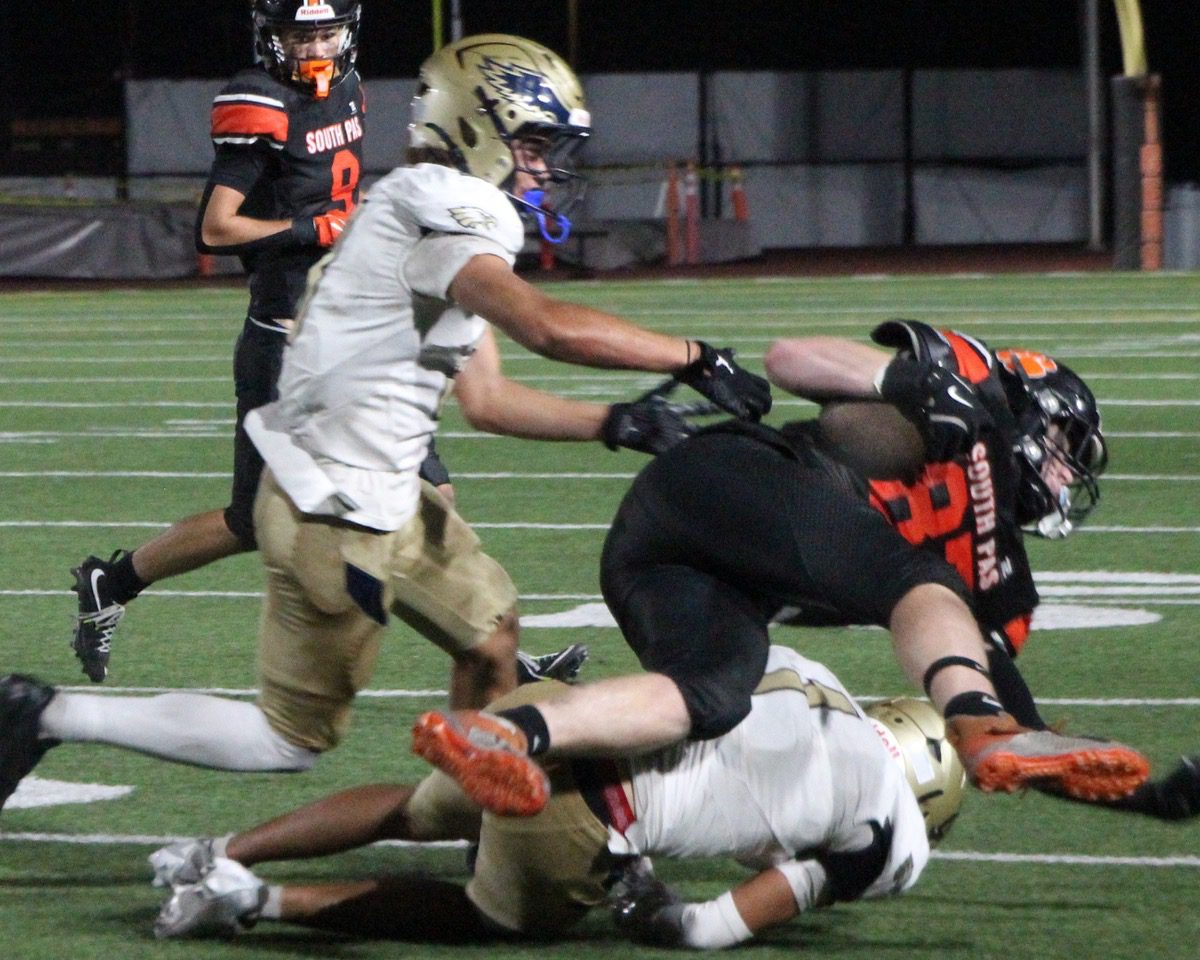 Photo by Henk Friezer | The South Pasadenan | South Pasadena High opened its 2025 football season Thursday night against visiting El Segundo in non-league action. On Friday, August 29, the Tigers face Arcadia on the road.