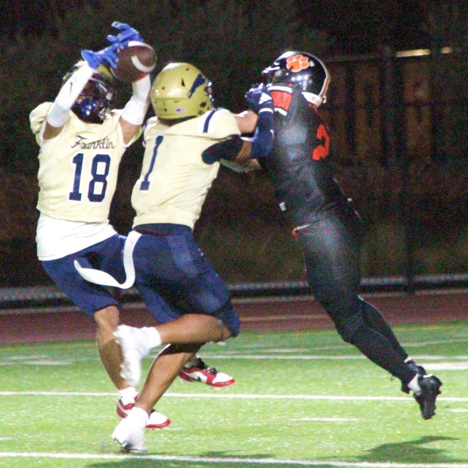 PHOTO: Henk Friezer | The South Pasadenan | Tigers Edge Panthers