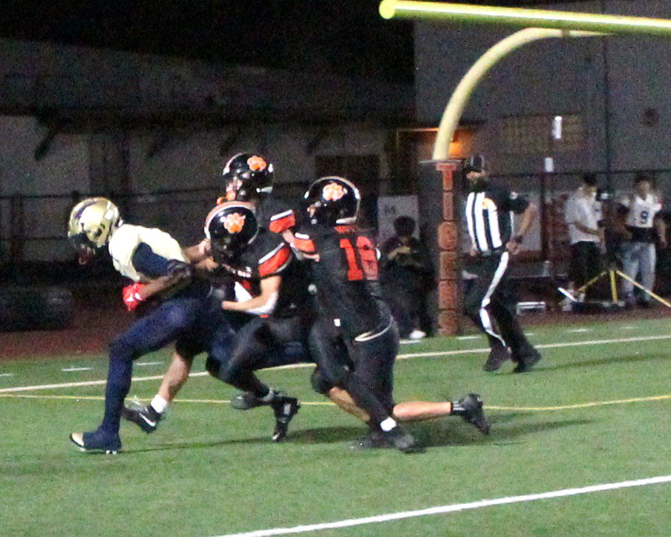 PHOTO: Henk Friezer | The South Pasadenan | Tigers Edge Panthers