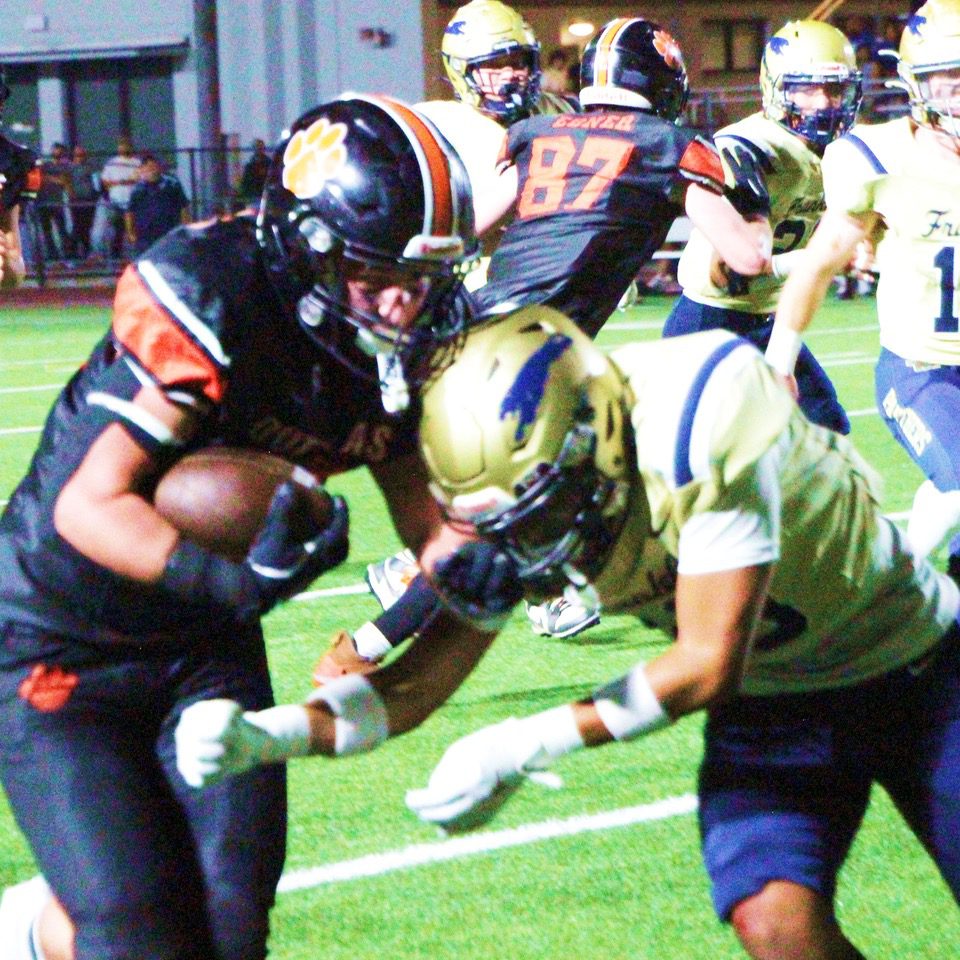 PHOTO: Henk Friezer | The South Pasadenan | Tigers Edge Panthers