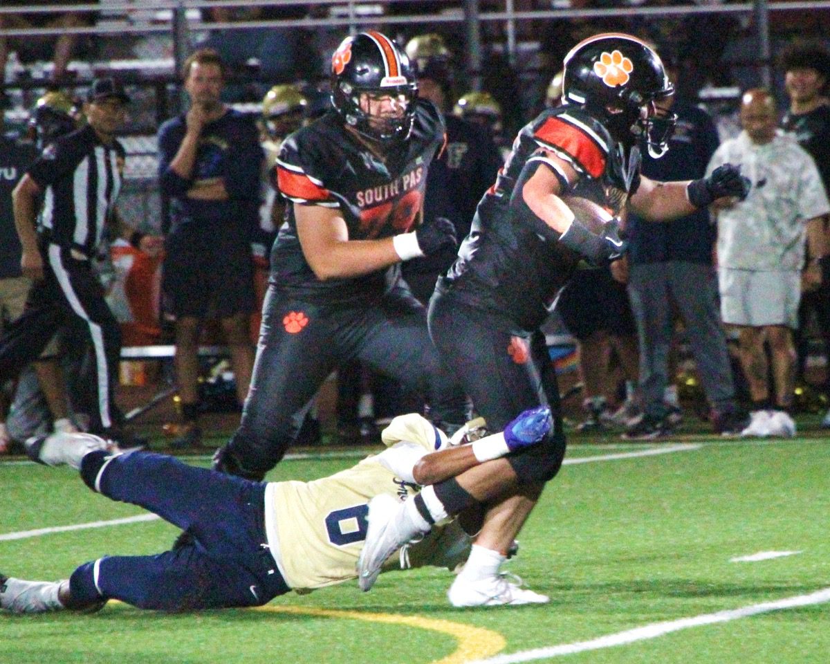 PHOTO: Henk Friezer | The South Pasadenan | Tigers Edge Panthers