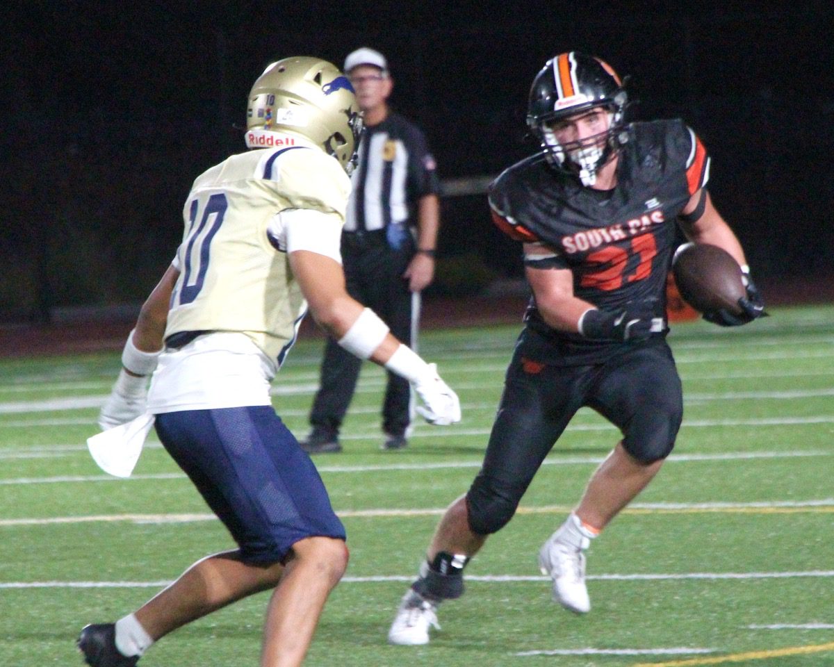 PHOTO: Henk Friezer | The South Pasadenan | Tigers Edge Panthers