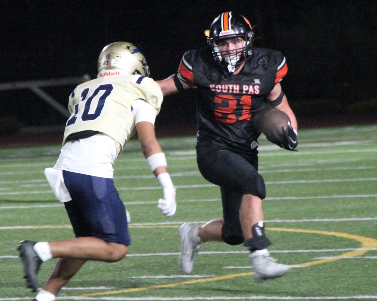 PHOTO: Henk Friezer | The South Pasadenan | Tigers Edge Panthers