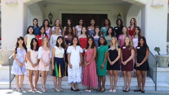 PHOTO: 2027 Rose Court | The South Pasadenan | 2027 Rose Court Finalists