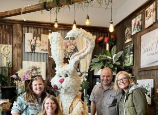 Rose Parade Float Building | Volunteers from Minnesota Return for Seventh Time