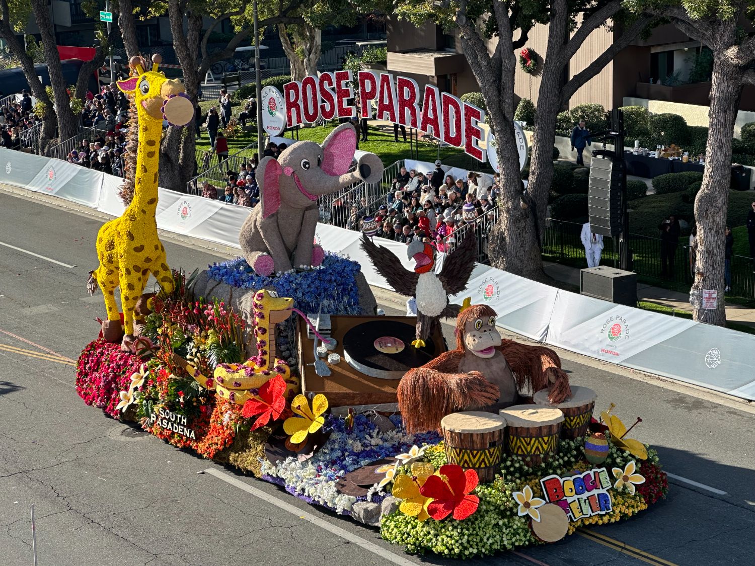 | The South Pasadenan | South Pasadena News PHOTO: Bill Glazier | The South Pasadenan | South Pasadena Tournament of Roses 2024 parade float: winner of the'Founder Award'.