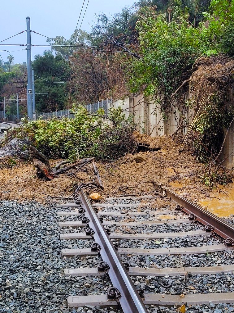 METRO L-Line South Pasadena Mudslide on Tracks