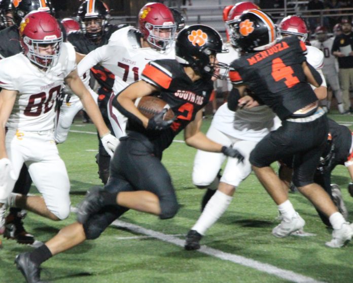 PHOTO: Henk Friezer | The South Pasadena News | South Pasadena High School Tigers Football win over La Cañada