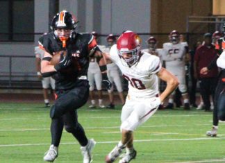 PHOTO: Henk Friezer | The South Pasadena News | South Pasadena High School Tigers Football win over La Cañada