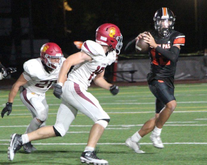 PHOTO: Henk Friezer | The South Pasadena News | South Pasadena High School Tigers Football win over La Cañada