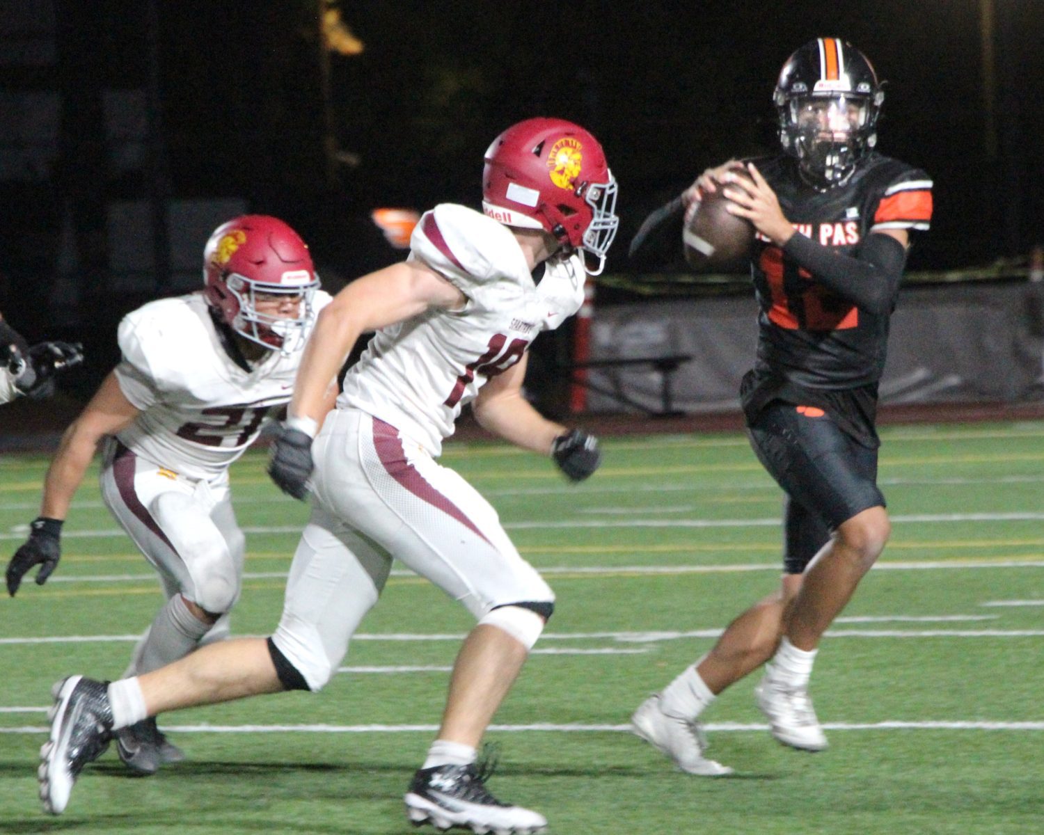 PHOTO: Henk Friezer | The South Pasadena News | South Pasadena High School Tigers Football win over La Cañada