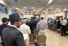 Israel-Gaza Conflict | Dozens Gather For Memorial Service PHOTO: Jonathan Williams | The South Pasadenan | Pasadena Chabad gathering for prayer & solidarity for Israel after the the recent attacks by Hamas
