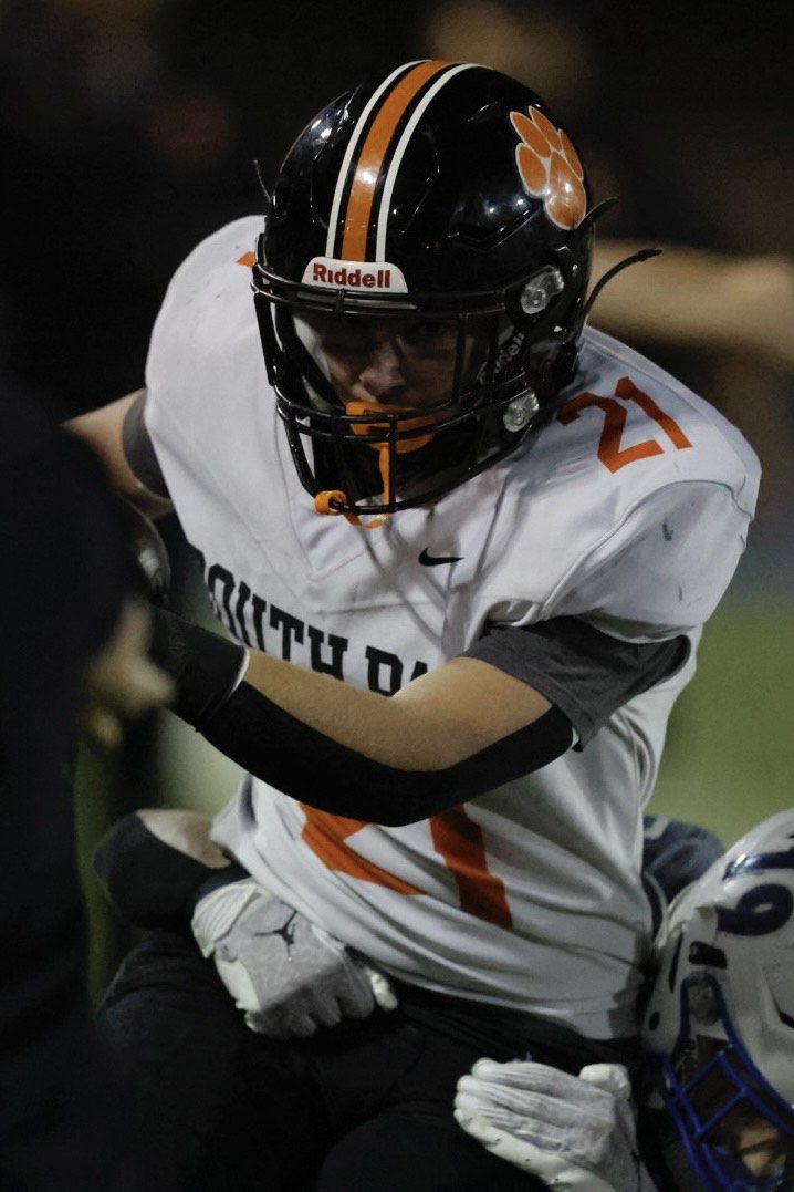 | The South Pasadenan | South Pasadena News PHOTO: Dan Rider | The South Pasadenan News | Tigers Roll Past San Marino in Football. South Pasadena High snapped a two game losing streak to rival San Marino, handing the Titans a 24-17 loss on the road in the 70th meeting between the two schools