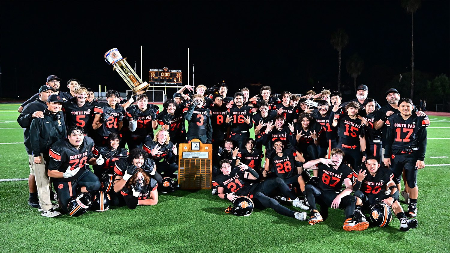 | The South Pasadenan | South Pasadena News PHOTO: Jame Jontz | SPHS Tigers Football | Homecoming Win Over San Marino High School