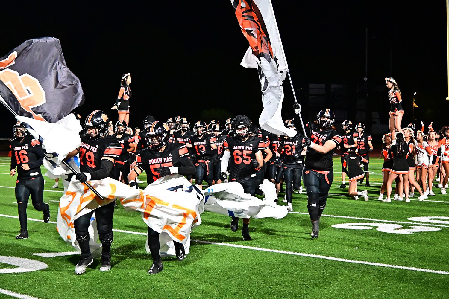 | The South Pasadenan | South Pasadena News PHOTO: Jame Jontz | SPHS Tigers Football | Homecoming Win Over San Marino High School