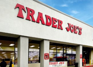 News Trader Joe's Open South Pasadena Vanita Khilnani | The South Pasadenan | Trader Joe's market on Fair Oaks Avenue in South Pasadena.