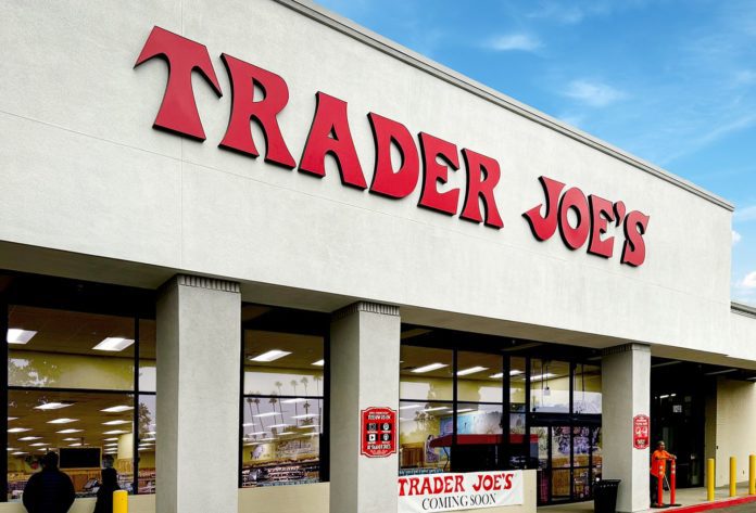 News Trader Joe's Open South Pasadena Vanita Khilnani | The South Pasadenan | Trader Joe's market on Fair Oaks Avenue in South Pasadena.