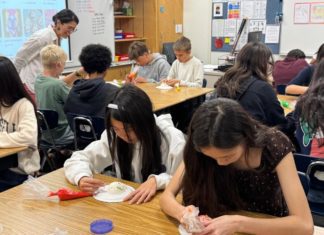 PHOTO: SPUSD | The South Pasadenan | SPMS Spanish Students Learn Mexican Traditions
