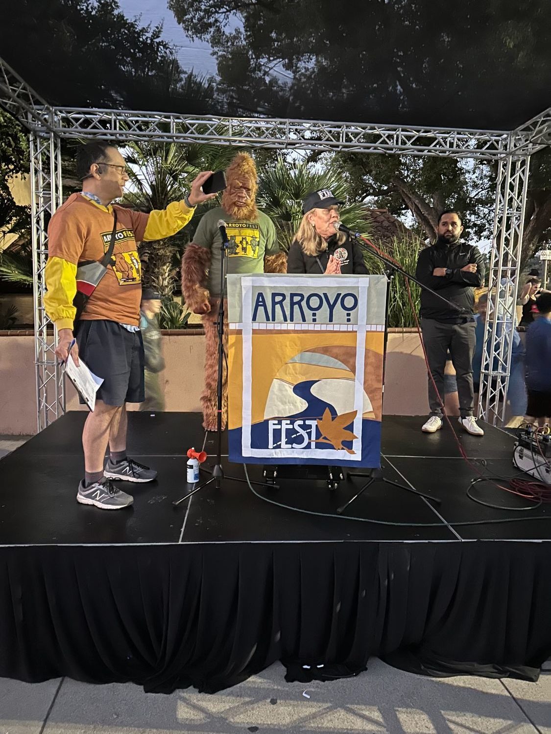 South-Pasadena-News-10-29-2023-Arroyo-Fest-Golden-Streets-110-Freeway-Event-10 | The South Pasadenan | South Pasadena News PHOTO: Bill Glazier | The South Pasadenan | ArroyoFest 2023.