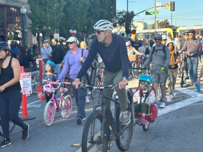 PHOTO: Bill Glazier | The South Pasadenan | Organizers of the ArroyoFest, a morning of fun in which thousands were given to opportunity to travel along a 7-mile stretch along the Arroyo Parkway, better known as the 110 Freeway, on foot, bicycle, skate board or a variety of other means, called the car-free event a giant success.